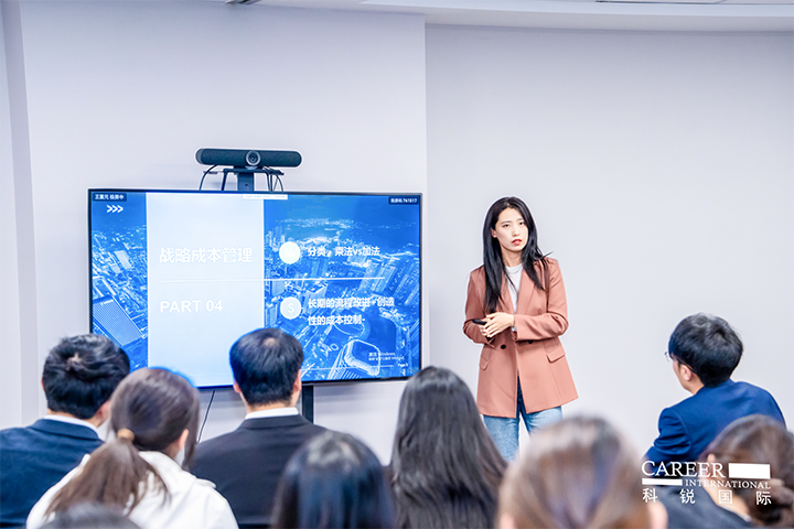 知名人力资源服务商伟德国际1946国际财务负责人向拜访嘉宾分享企业财务管理经验